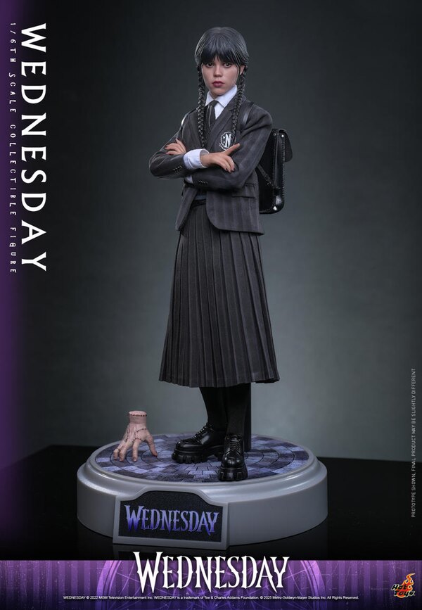 Articulated joints on Wednesday Addams figure