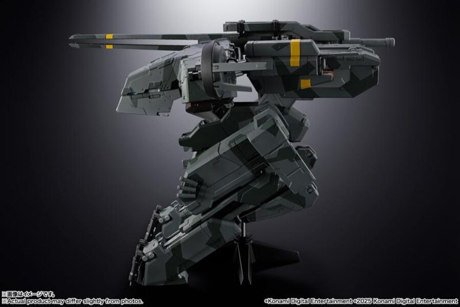 Chogokin Metal Gear REX in Action