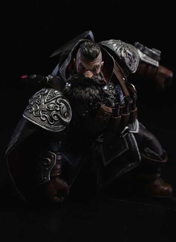 Dwarf Assassin Verdred Anvil 1/12 Scale Action Figure