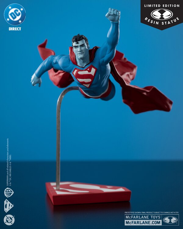 Superman by Lee Bermejo 1:10th Scale Resin Statue From McFarlane Toys
